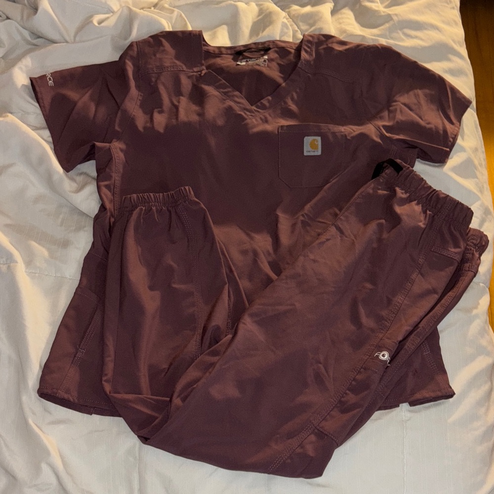 Carhartt Women’s Scrub Set